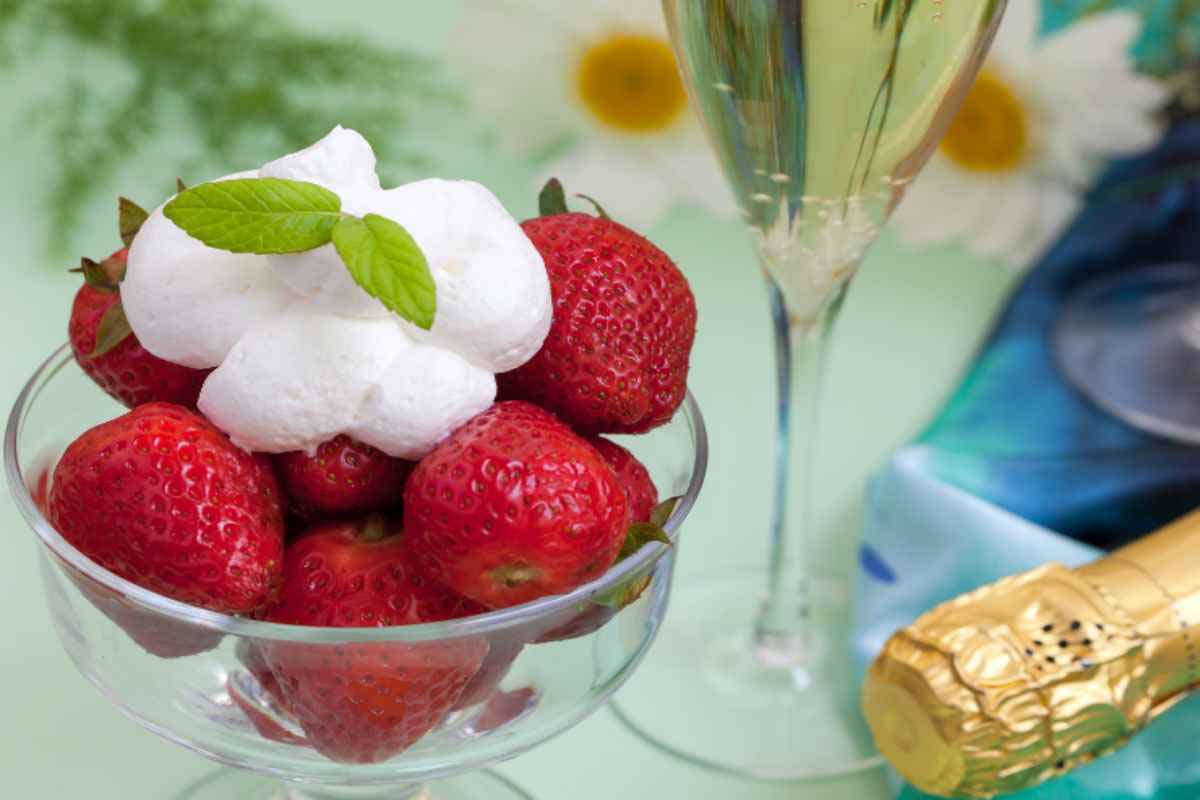fragole panna e champagne achille lauro rose villain gelaterie duomo